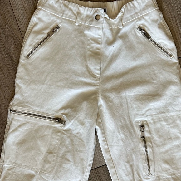I.AM.GIA White Cargo Pants With Zippers Utility Style~Size/Small***Sold as is - Picture 9 of 9